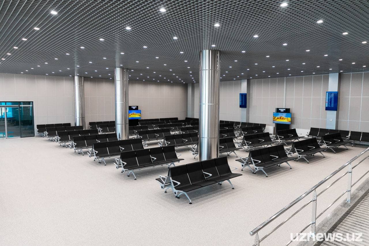 Sufit rastrowy i listwa KRAFT w nowym terminalu lotniska w Taszkencie