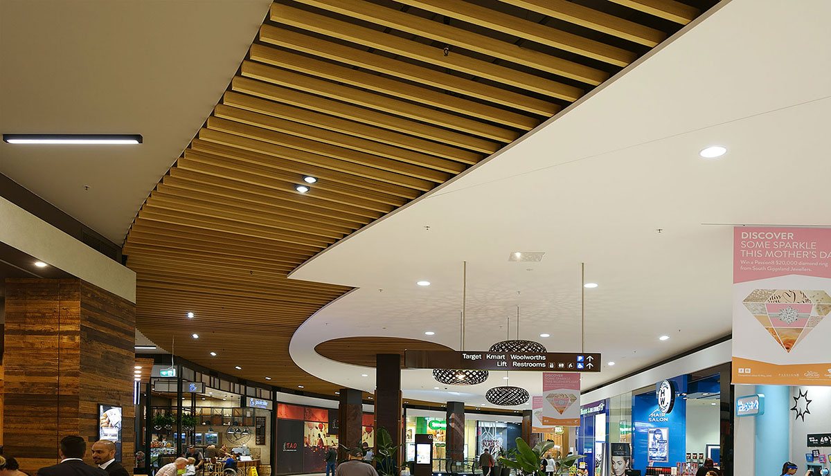 oryginalne pomysły na wykorzystanie listwy sufitowej Kraft w сentrum handlowych