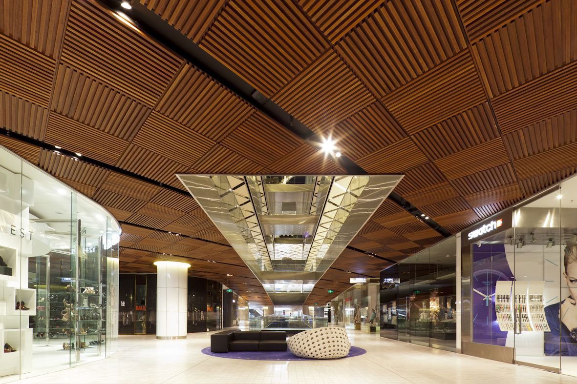 oryginalne pomysły na wykorzystanie listwy sufitowej Kraft w сentrum handlowych