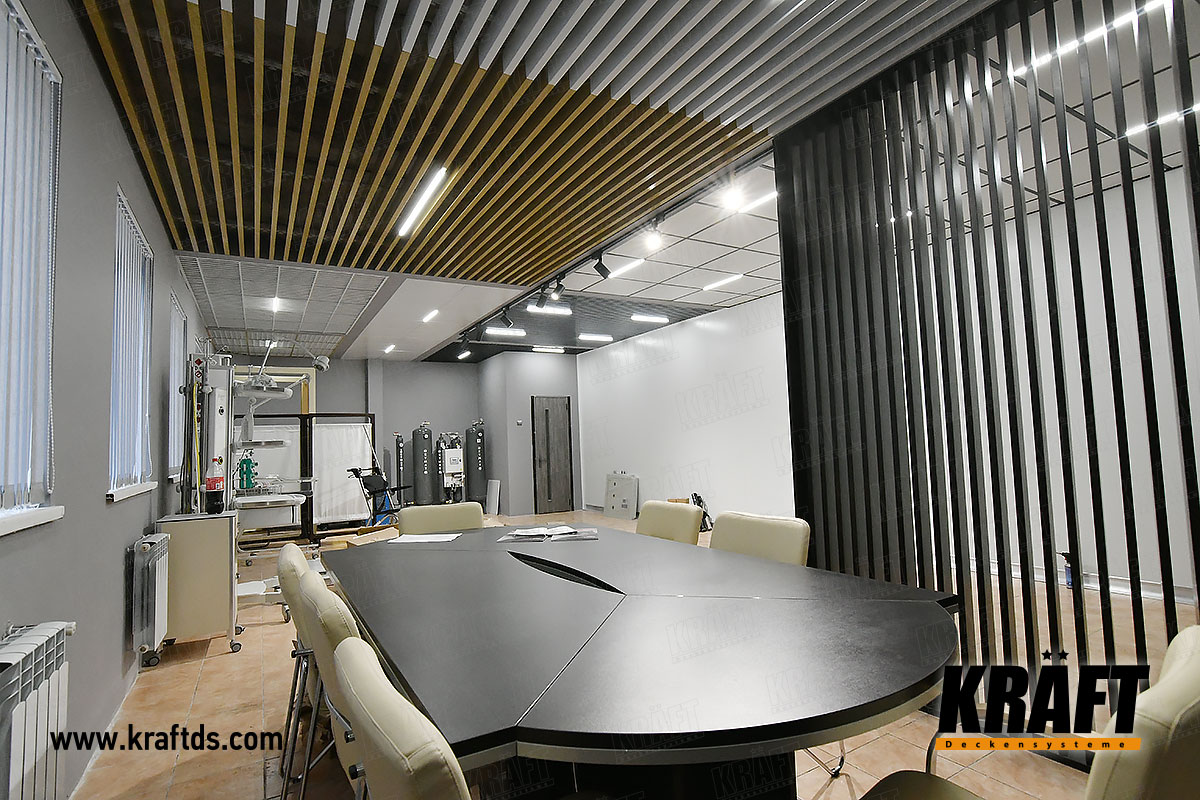 Salon sufitów podwieszanych KRAFT: Lampy KRAFT Led, T-profil, płyty, listwa kubiczna, sufit rastrowy (w tym „żaluzje”) w różnych kolorach i rozmiarach