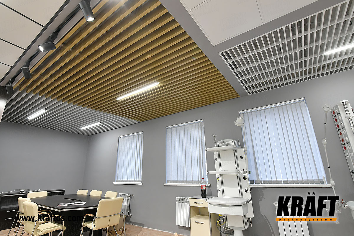 Salon sufitów podwieszanych KRAFT: Lampy KRAFT Led, T-profil, płyty, listwa kubiczna, sufit rastrowy (w tym „żaluzje”) w różnych kolorach i rozmiarach