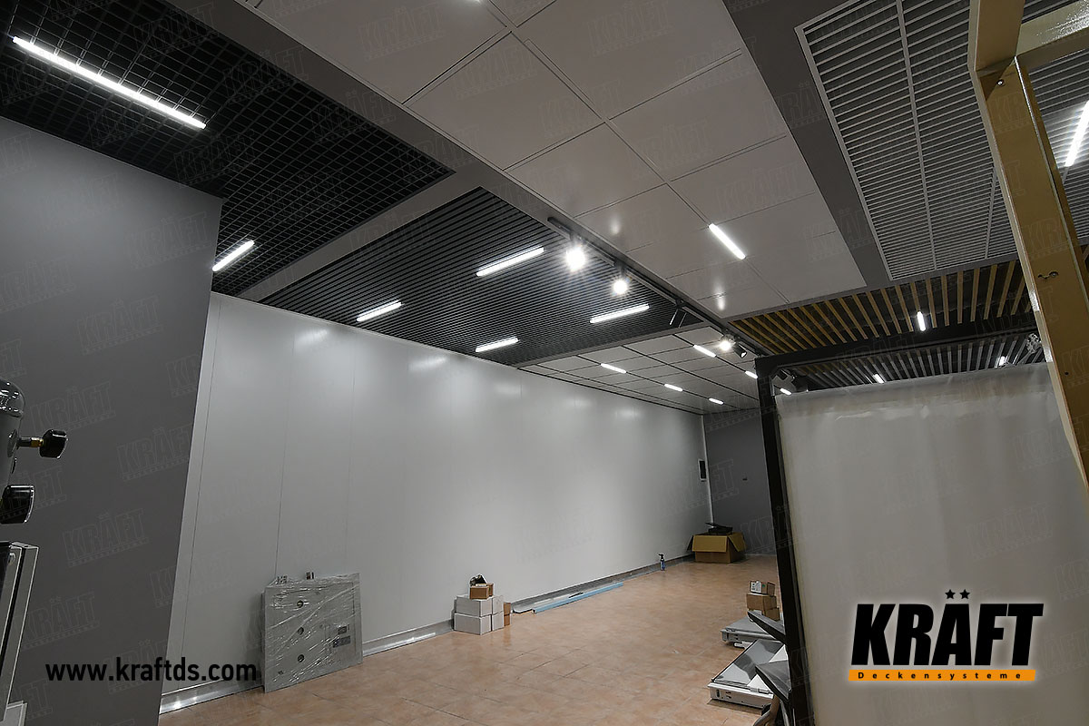 Salon sufitów podwieszanych KRAFT: Lampy KRAFT Led, T-profil, płyty, listwa kubiczna, sufit rastrowy (w tym „żaluzje”) w różnych kolorach i rozmiarach