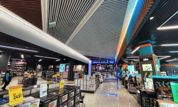 SC Epicenter continues to delight with creative solutions for rail ceilings (+11 photos)