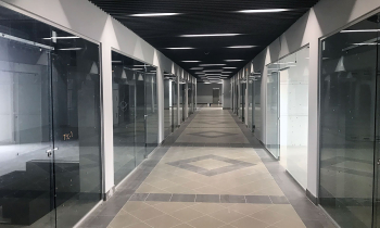 Linear strip ceiling + KRAFT Led in the ParksMall shopping center (9 photos)