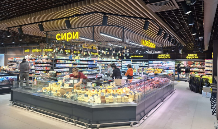 New project with two-tier ceiling made of KRAFT rail and open cell