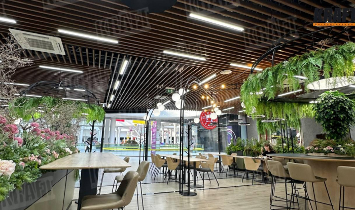 Cube-shaped rail: The Modern Rhythm of Restaurant Design